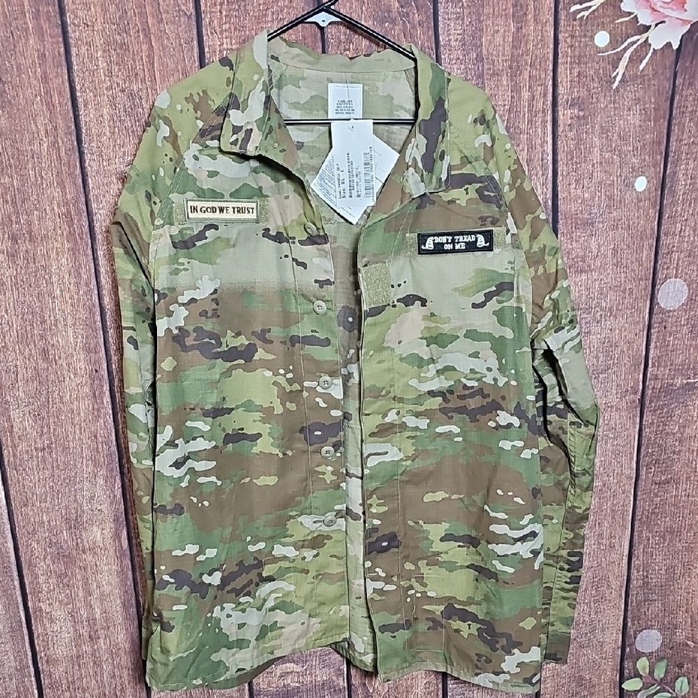 Camouflage Military Jacket with M*A*S*H Patch - Picture 5 of 9